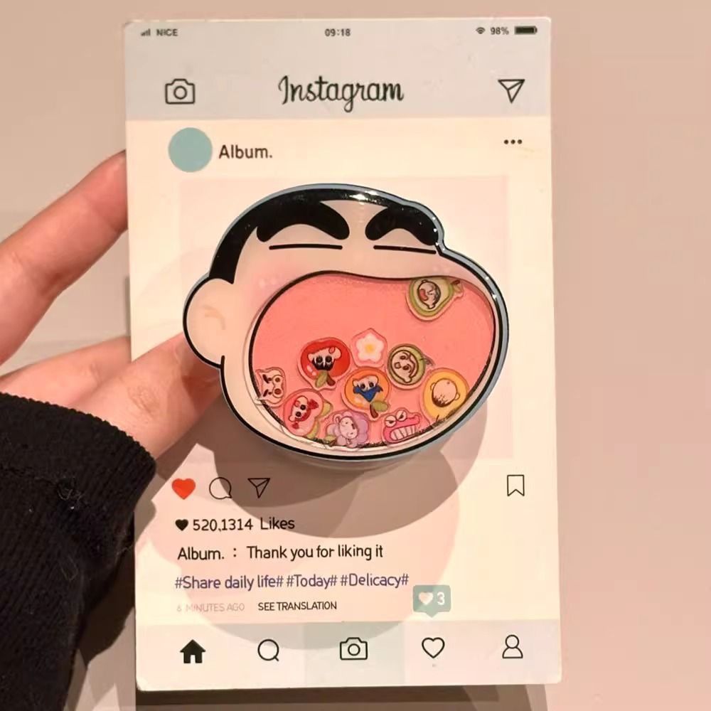 Gadgets For Electronics - クレヨンしんちゃん携帯電話スタンド - 伸縮式、粘着式、怠惰なデスクガジェット、長時間視聴に最適、回転可能